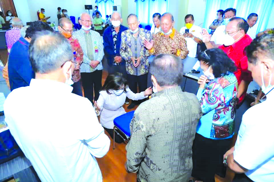 Didoakan Para Hamba Tuhan, CEP Kian Optimis Tatap Pilgub Sulut
